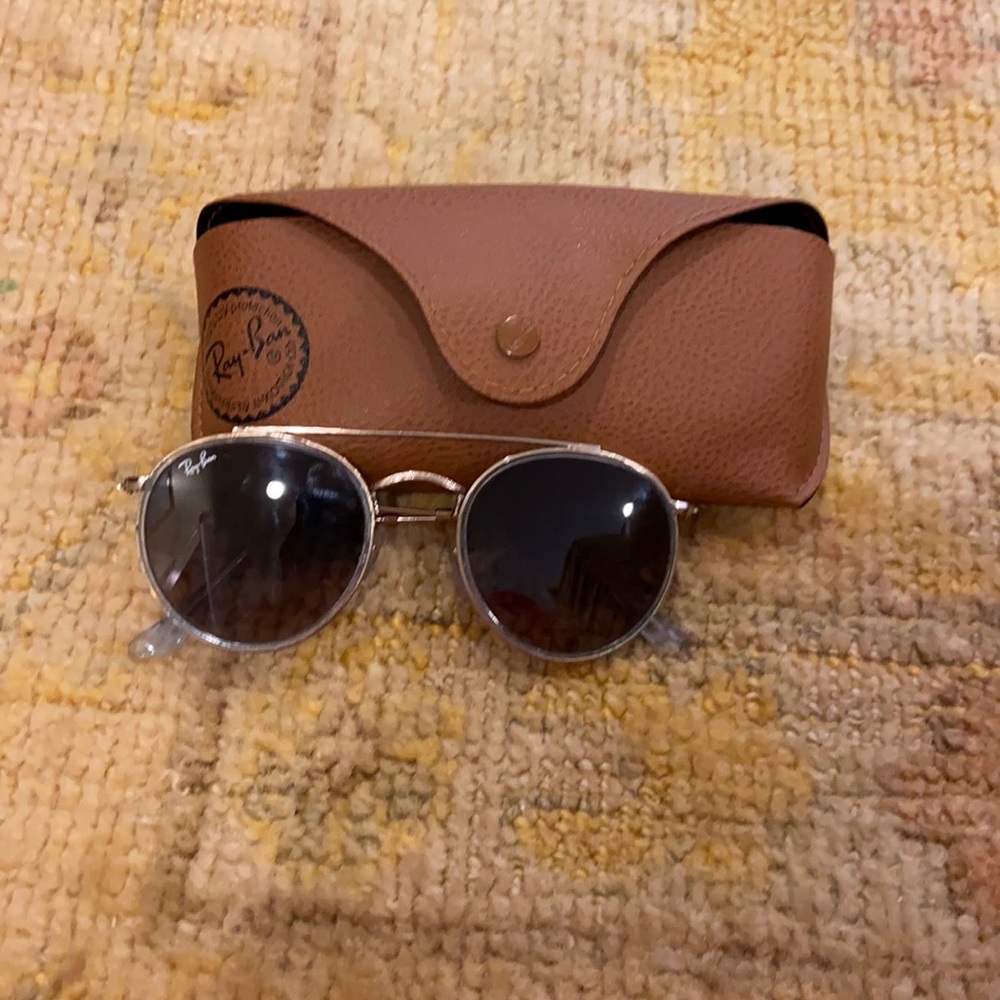 Round Double Bridge Rat Ban Sunglasses.